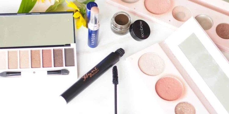 Chemical-Free Makeup