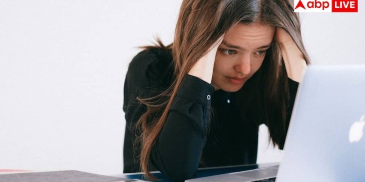 why are gen z and millennials experiencing rising stress due to job pressure and financial insecurity Gen Z और मिलेनियल्स पर बढ़ता तनाव, नौकरी की दिक्कतें और पैसों की टेंशन बनी बड़ी वजह