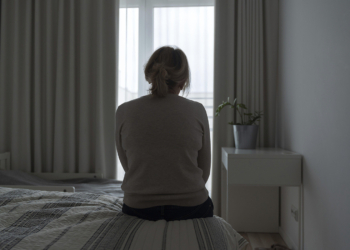 Six Midlife Depressive Symptoms Tied to Dementia