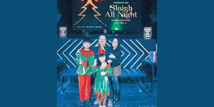 'Pulp' celebrates 25th year at its Christmas Party