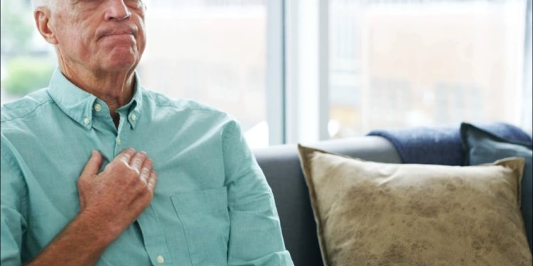 Chest pain: When to see a doctor