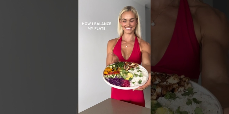 Nutrition can seem overwhelming sometimes so here is a simple way to structure your meals 🥗🍓