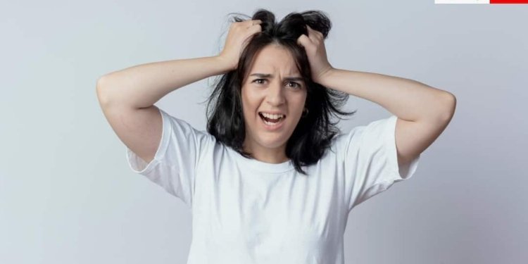 20 साल की उम्र में ही सफेद क्यों हो जाते हैं कुछ लोगों के बाल, किस वजह से होता है ऐसा?