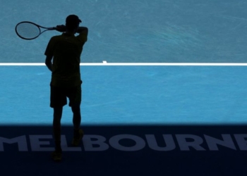 Play suspended at Australian Open due to extreme heat