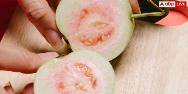 अमरूद खाने से मिलते हैं ये 8 फायदे, साइंस ने भी किया है प्रूफ