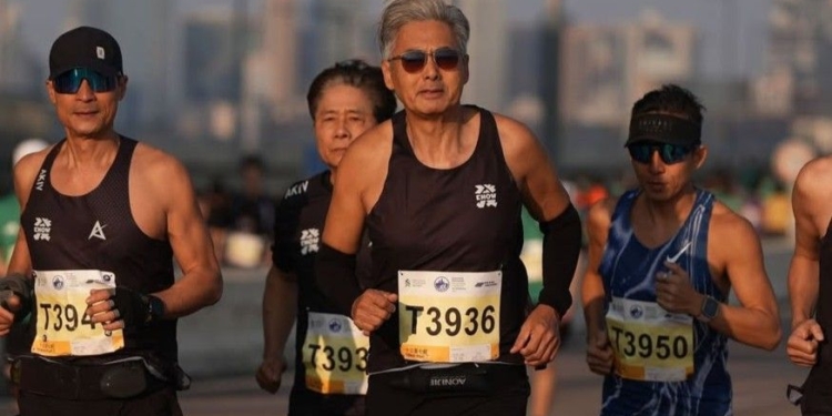 HK superstar Chow Yun Fat, 70, finishes 10km marathon in 2hrs 23 seconds