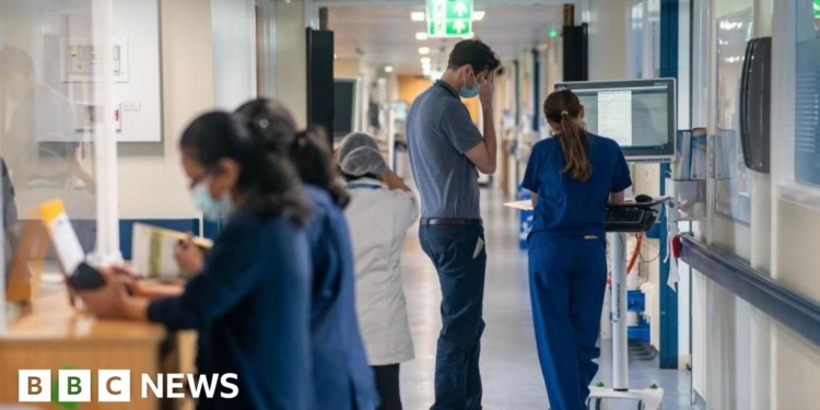 Hospitals warned end-of-life care crisis threatening treatment