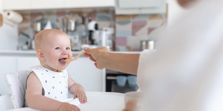 Older Mothers Less Likely to Have Kids With Allergies