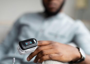 Pulse Oximeter Failings for Darker-Skinned People Might Not Have a Simple Solution