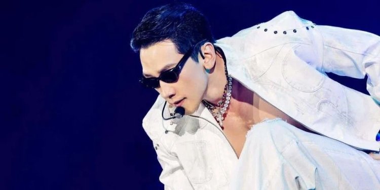 Rain apologises to fan with hearing loss after calling her out for not dancing