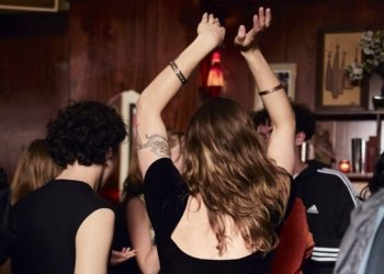 Want to party like it's 1999, but not dress like it? Here are some fashion tips