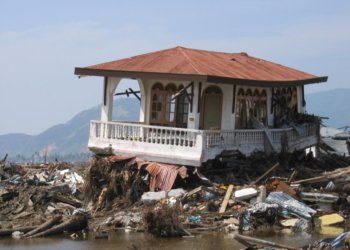 What is it about an earthquake that causes a tsunami?