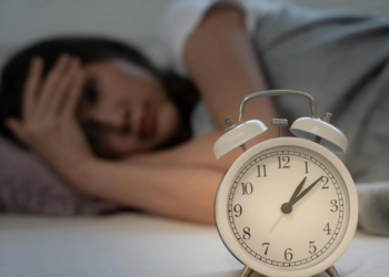 Your bedroom glow might be quietly damaging your heart