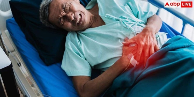 क्या होता है बाउल कैंसर? जानिए क्या हैं इसके शुरुआती लक्षण, जिसको लोग कर देते हैं इग्नोर