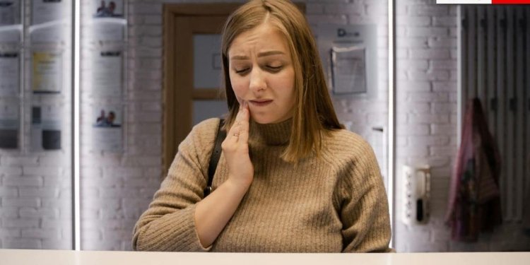 हेल्दी दिखने वाली 5 आदतें धीरे-धीरे खत्म कर रहीं आपके दांतों का इनेमल, जानें कारण और बचाव