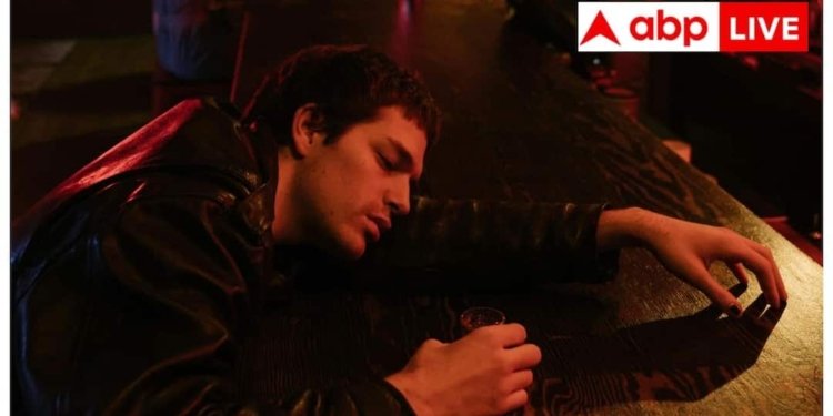 न्यू ईयर पार्टी में जमकर पी शराब और अब तबीयत हो रही खराब, जानें घर पर कैसे उतारें हैंगओवर?