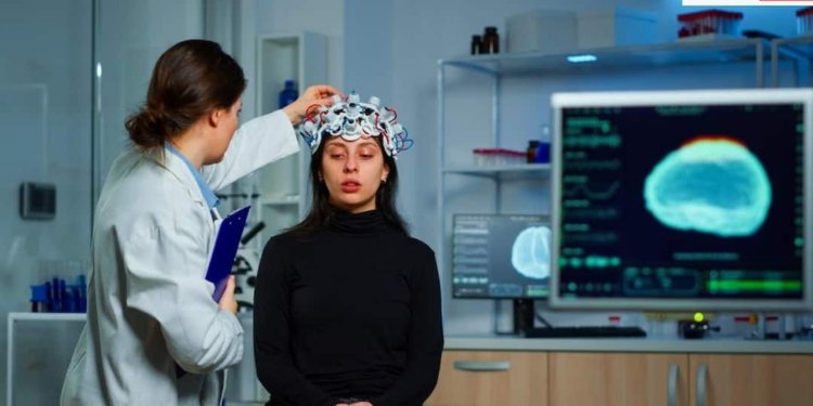 क्यों होता है ब्रेन हैमरेज? एक्सपर्ट्स से जानें इसके कारण, प्रकार और बचाव के सबसे जरूरी तरीके