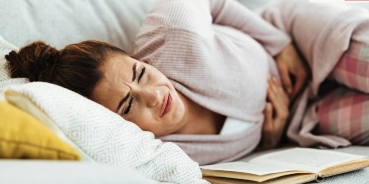 सर्दियों में क्यों बढ़ जाता है पीरियड्स का दर्द? जानिए इसके कारण और राहत पाने के आसान तरीके