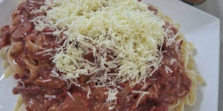 Another twist: Corned Beef Spaghetti with banana ketchup and condensada