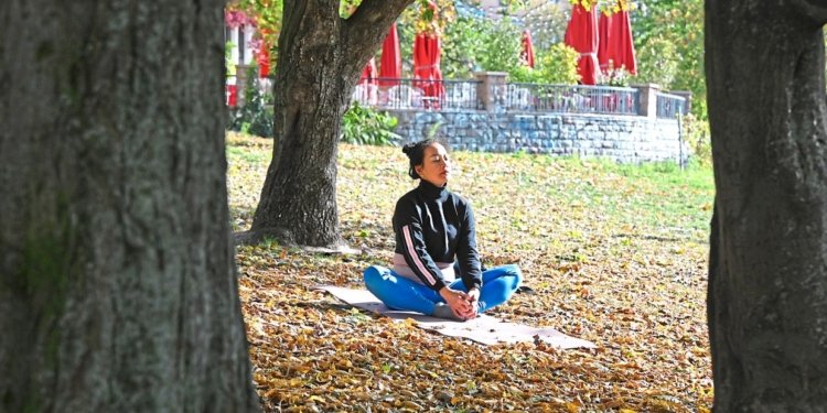 Are you cleaning your yoga mat correctly?