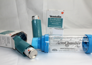 Inhaler Holding Chambers Not Interchangeable for Young Kids With Acute Wheezing