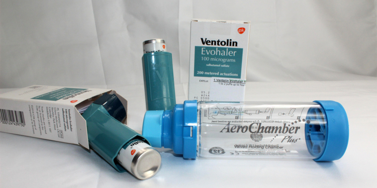 Inhaler Holding Chambers Not Interchangeable for Young Kids With Acute Wheezing