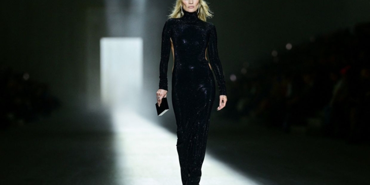 Return to sexed-up roots? Kate Moss closes Demna's first Gucci show in a thong