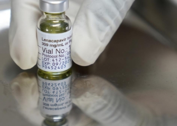 Scientists confirm HIV capsid is a good drug target despite resistance