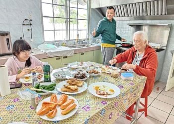 Skipping tradition: Malaysian family chooses outstation holiday for CNY