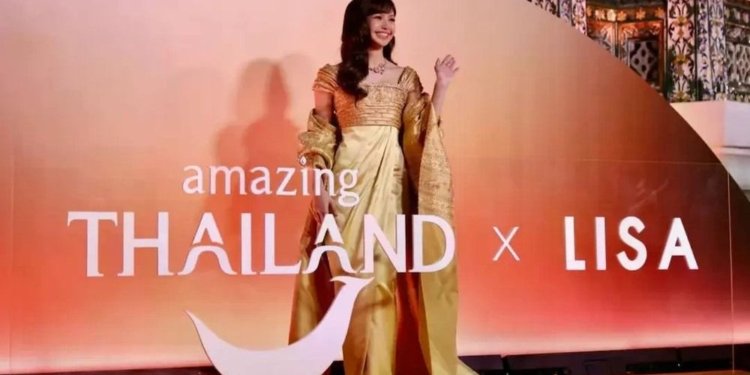 Thailand's favourite girl and Blackpink superstar Lisa to star in new Netflix original film
