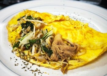Togue-stuffed Omelette for power breakfast