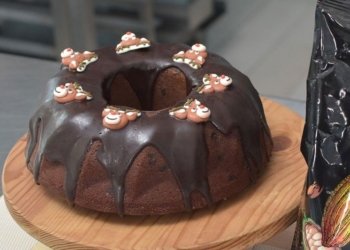 V-Day cake idea: Another version of Chocolate Cake