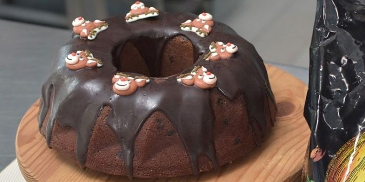 V-Day cake idea: Another version of Chocolate Cake