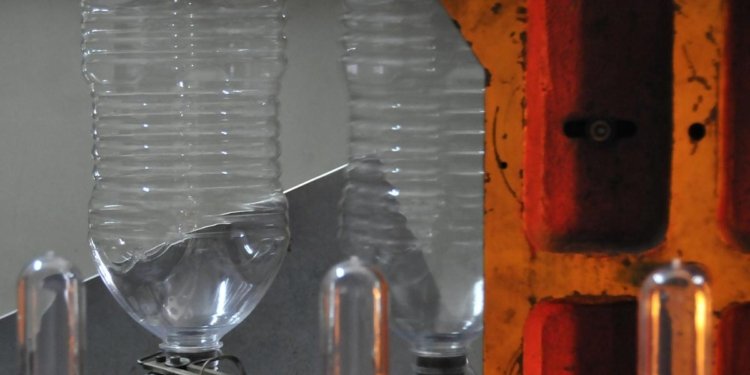 Water, salt and sugar packs must contain warning on presence of micro or nano plastics: Madras High Court