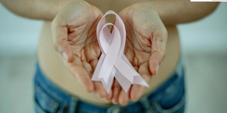 हर साल बढ़ रहा कैंसर का ग्राफ, एक्सपर्ट से जानें वे संकेत, जिन्हें नजरअंदाज करना पड़ता है भारी