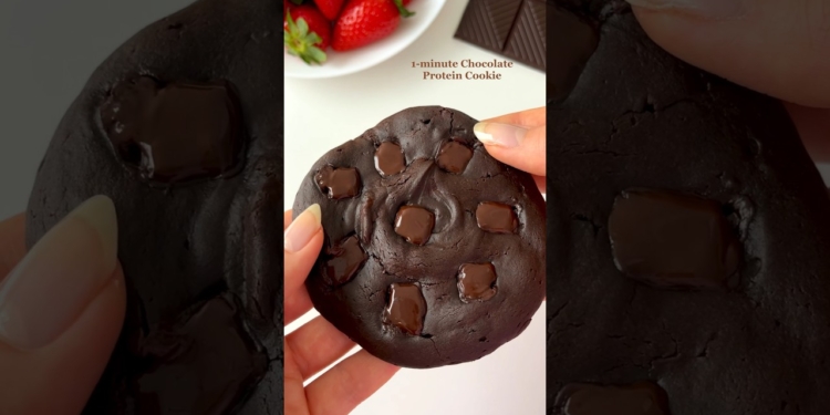 1-minute Chocolate Protein Cookie😍 #quickdessert #easydessert #highprotein