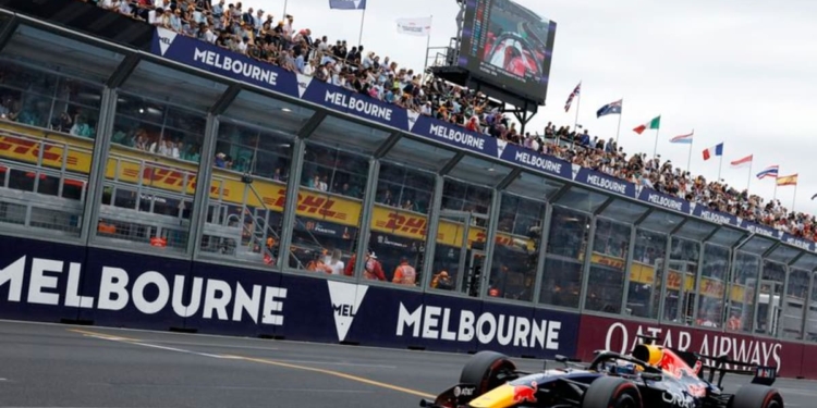 Verstappen crashes out in first qualifying session