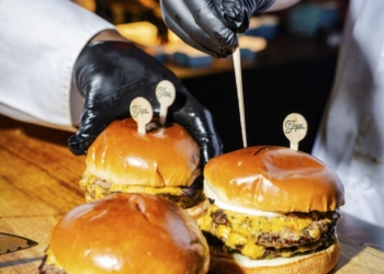 Amid a family feud, burgers hit the spot for Brooklyn Beckham