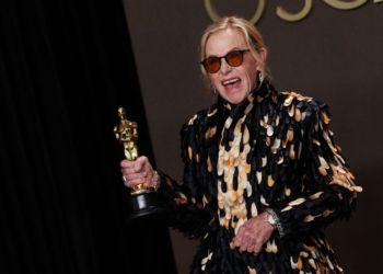 Amy Madigan wins Oscar for 'Weapons,' 40 years after her first nomination