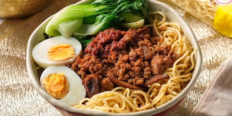 Braised Pork Noodles for long life