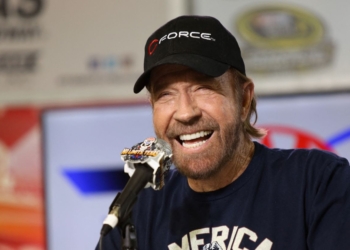 Chuck Norris was also an Internet legend: Here are the best 'facts' about him
