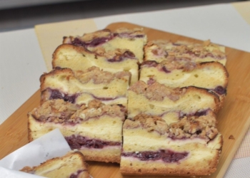 Cream Cheese Cherry Cake