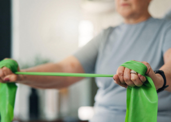 Exercise to Thwart 'Chemo Brain' Shows Promise in Randomized Trial