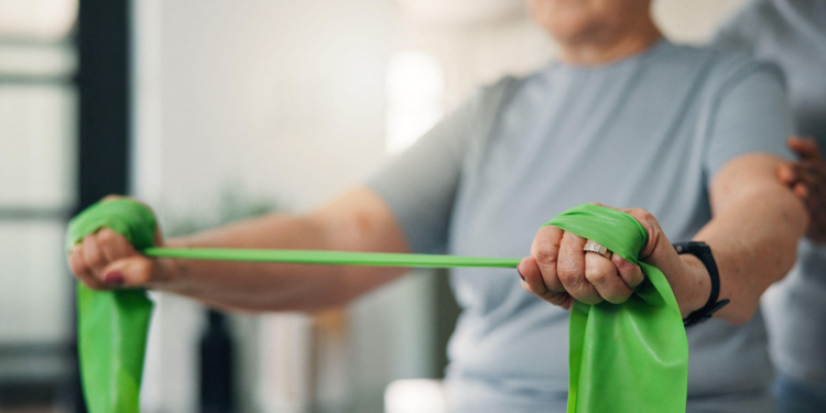 Exercise to Thwart 'Chemo Brain' Shows Promise in Randomized Trial