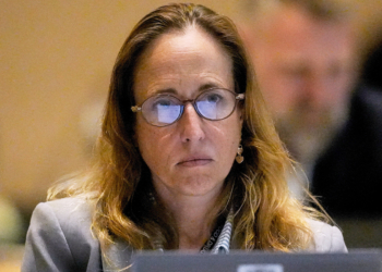 FDA Drug Chief Aims to Hire Friend Pushing for Controversial SSRI Warning