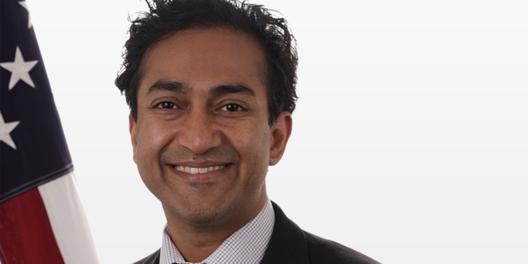 FDA's Controversial Vaccine Chief Exits ... Again