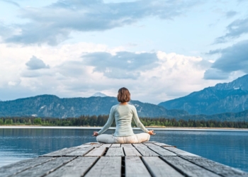 Feeling stressed? Ground yourself with mountain meditation 