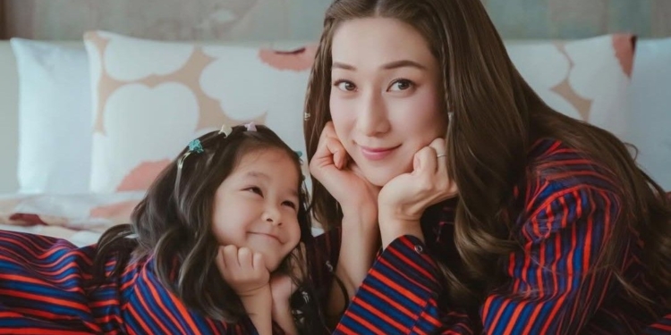 Linda Chung shares heartwarming photos with daughter in matching outfit