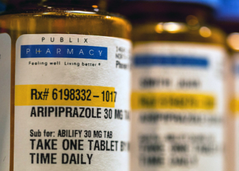 Non-Doctors Now Handle 40% of Antipsychotic Scripts in Medicare