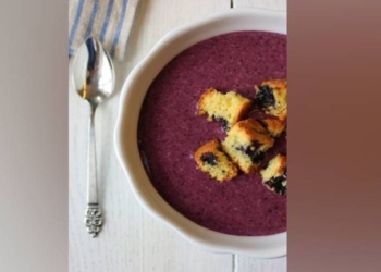 Not your ordinary sweet treat: Fiber-rich Blueberry Mango Dessert Soup